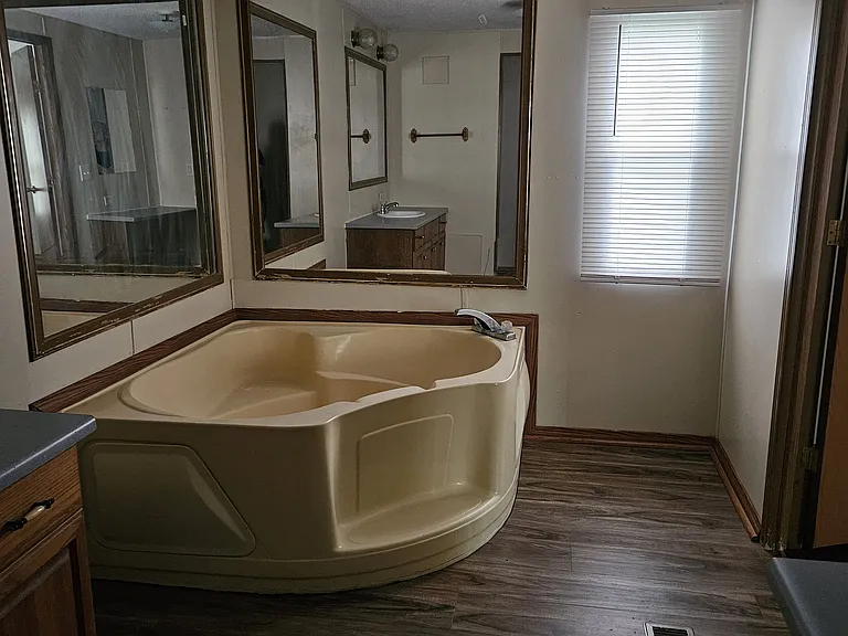 183 Southwest Dr #13 — Photo 9