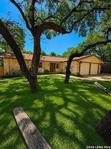 3 bed, 2.0 bath, 1789 sqft, $2,300 — Photo 3
