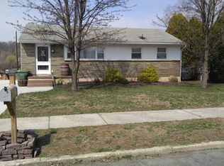 307 2nd St, Pine Grove, PA 17963