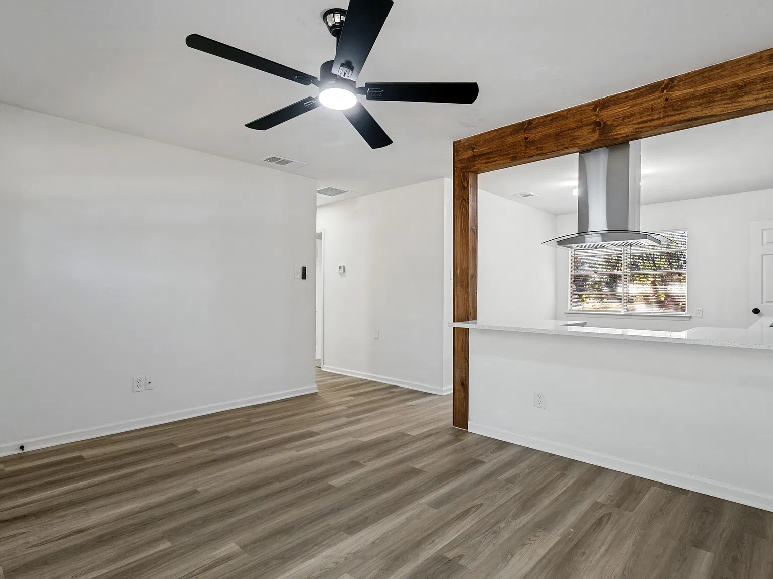 4 bed, 1174 sqft, $2,495 — Photo 4