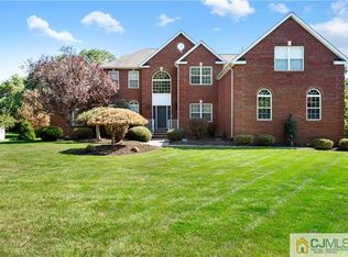 3 Carly Ct, Monroe Township, NJ 08831