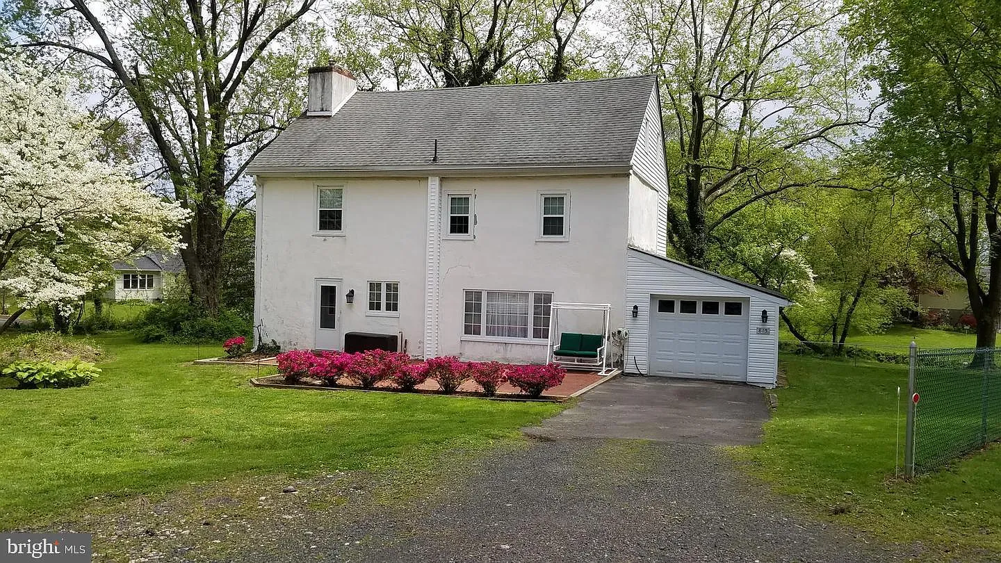 3 bed, 1.5 bath, 2165 sqft, $2,750 — Photo 1