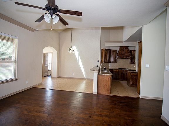 4th image of 4417 Moonlight Dr