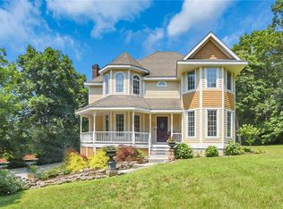 6 Fletcher Dr, Westerly, RI 02891