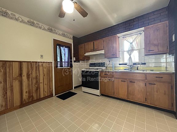 4th image of 290 S Saint Charles St