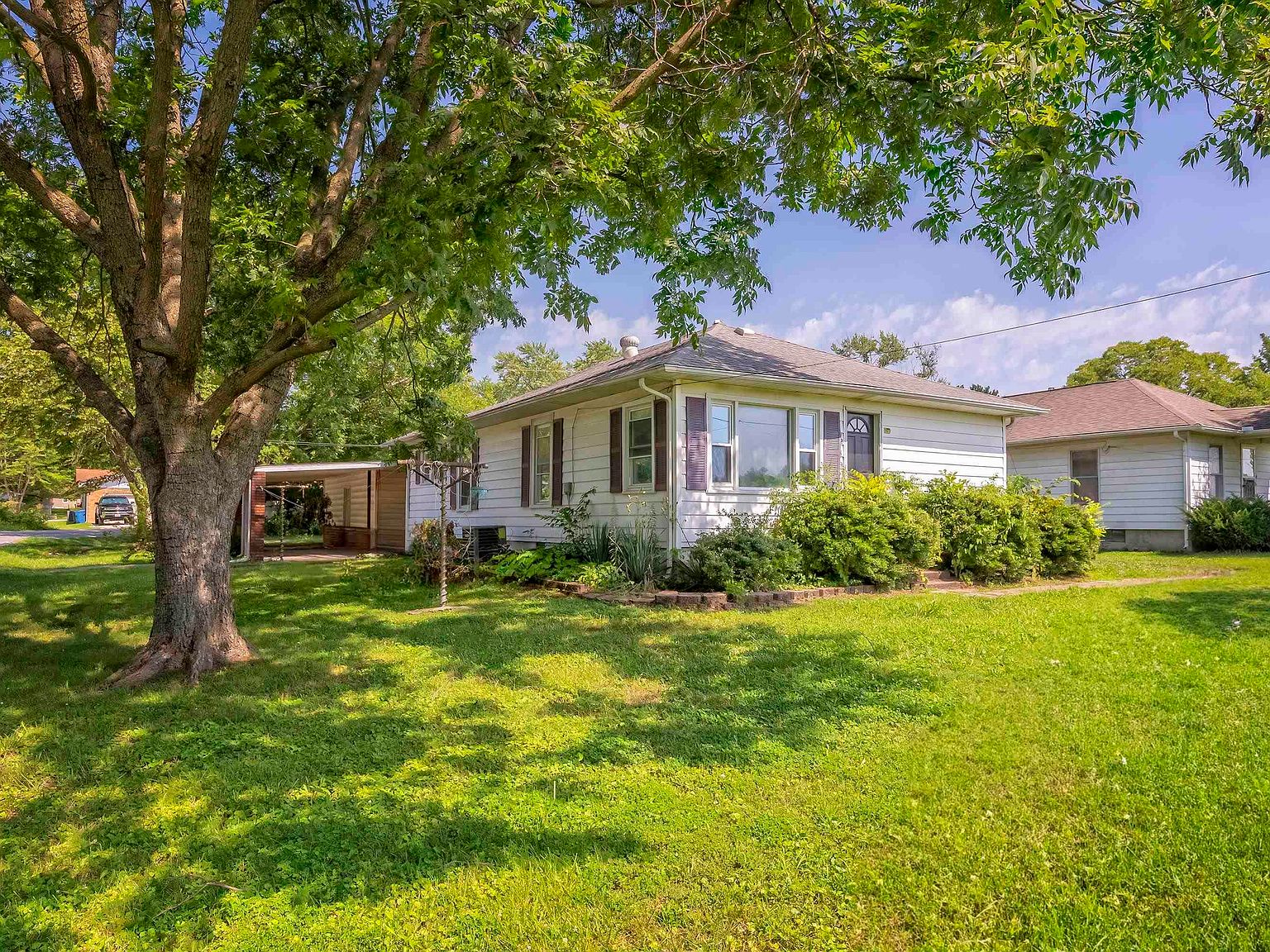 219 N Oak St, De Soto, IL 62924 Zillow
