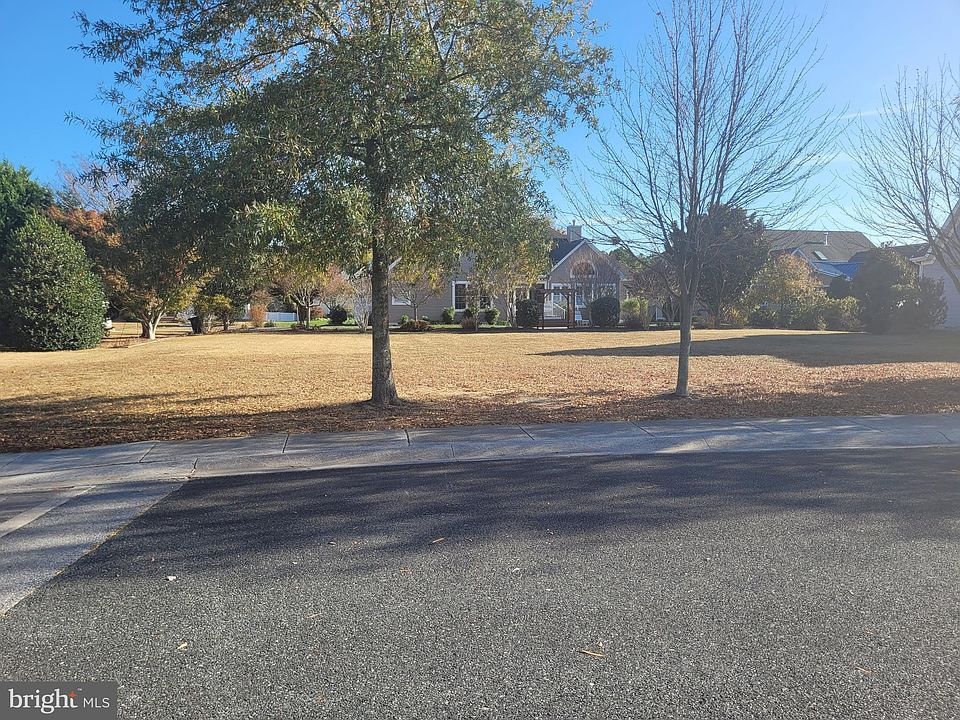1st image of 215 University Dr