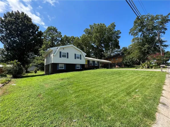 1641 Oxford Dr, Morrow, GA 30260