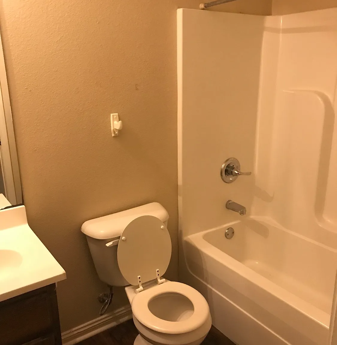 2 bed, 1400 sqft, $1,000 — Photo 1