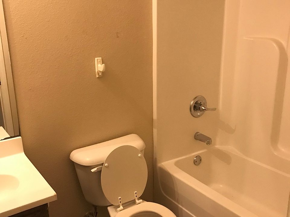 1st image of 419 E Roosevelt Ave