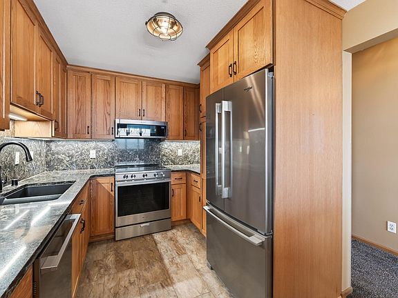 3rd image of 168 6th St E Unit 3105