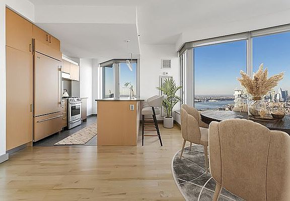 4th image of 8 Spruce St APT 53A