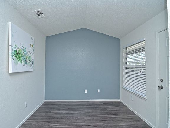 5th image of 1319 McKie Dr #4-221