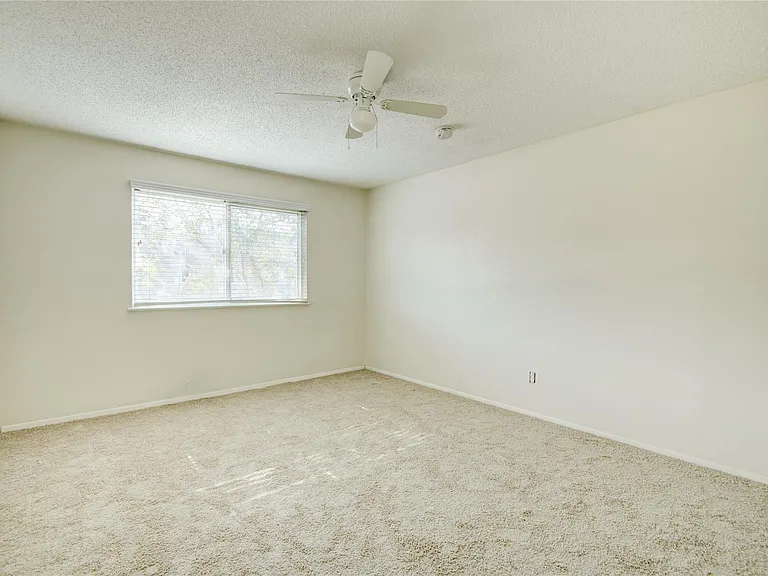 2114 Greenbriar Colony Dr — Photo 19