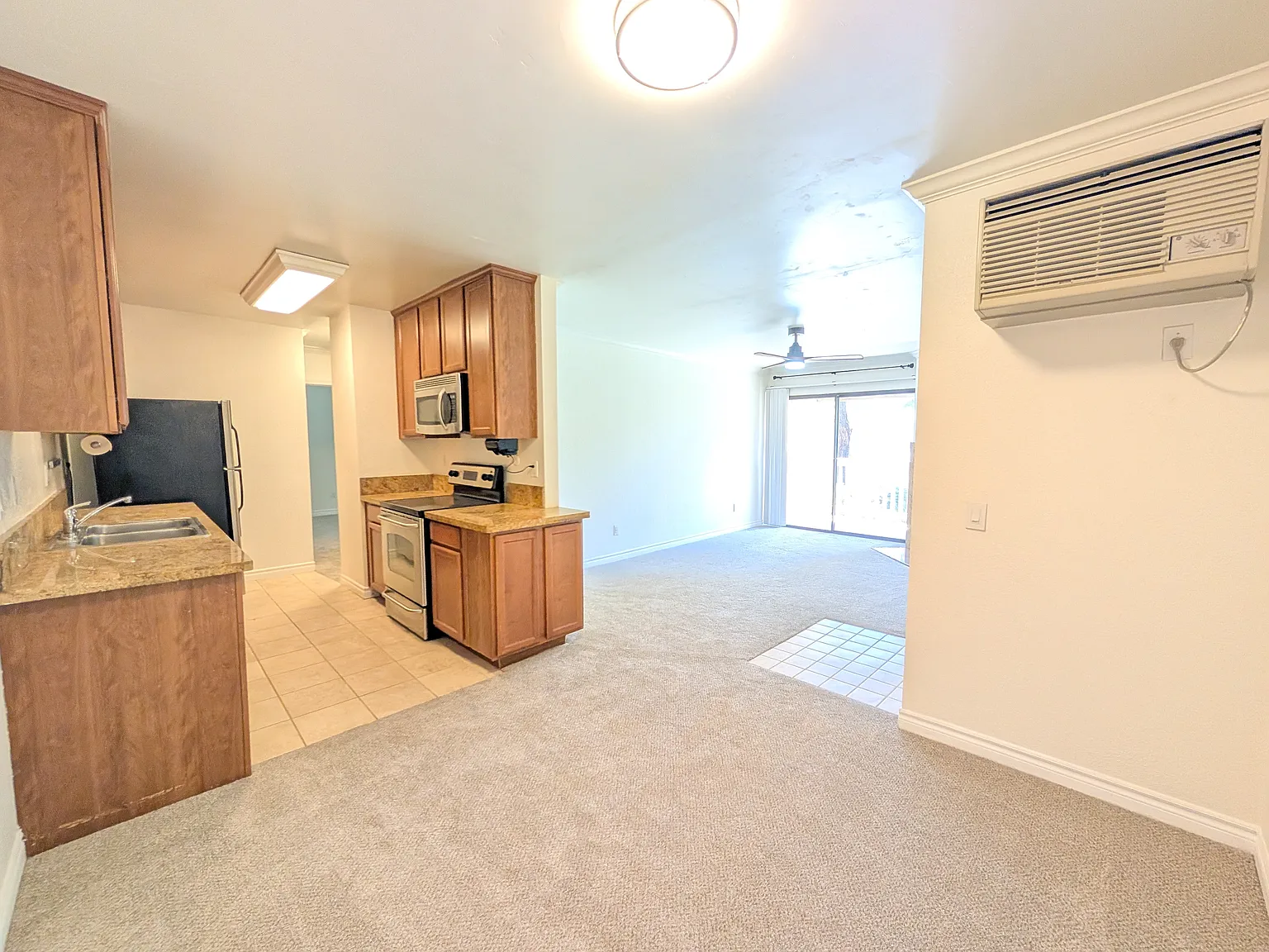 2 bed, 750 sqft, $2,300 — Photo 4