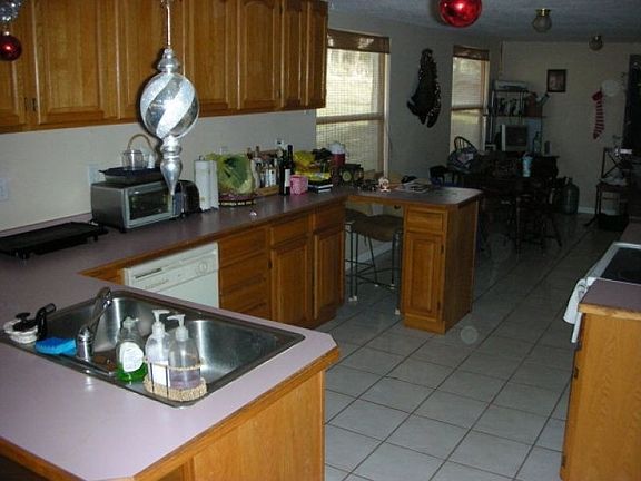 5th image of 1816 S Central Ave