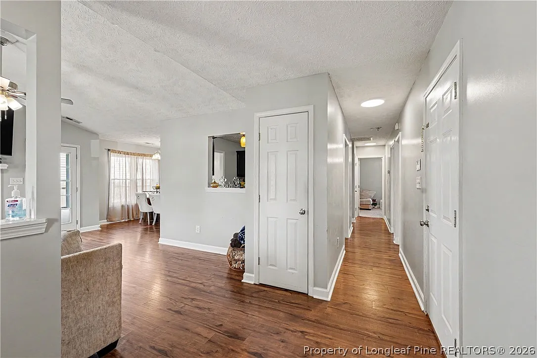 3 bed, 2.0 bath, 1258 sqft, $1,900 — Photo 4