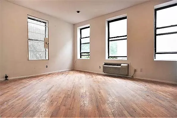 Rented by Metropolitan Property Group | media 33