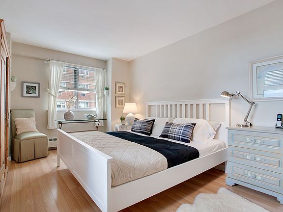 4th image of 52-30 39th Dr APT 7G