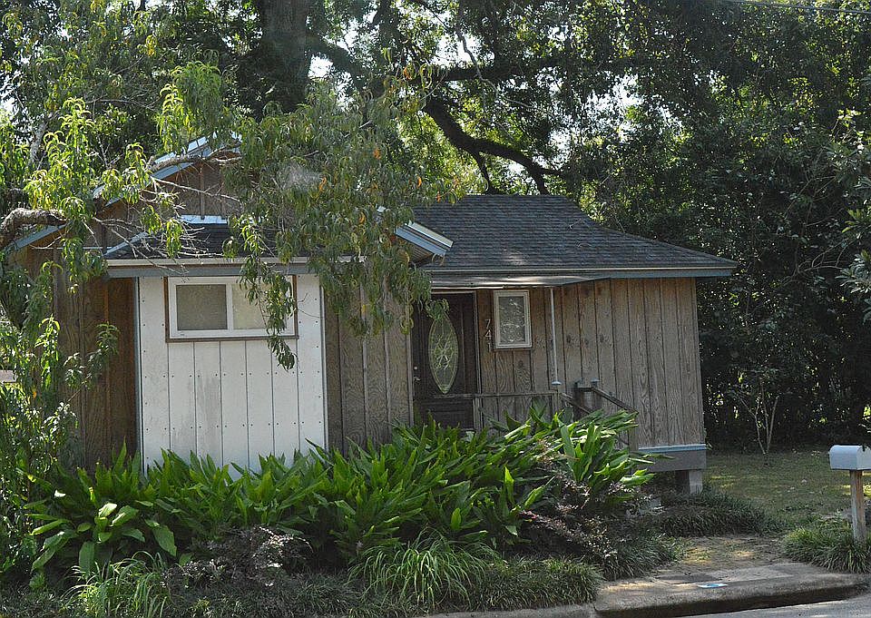 1st image of 741 Gwen St