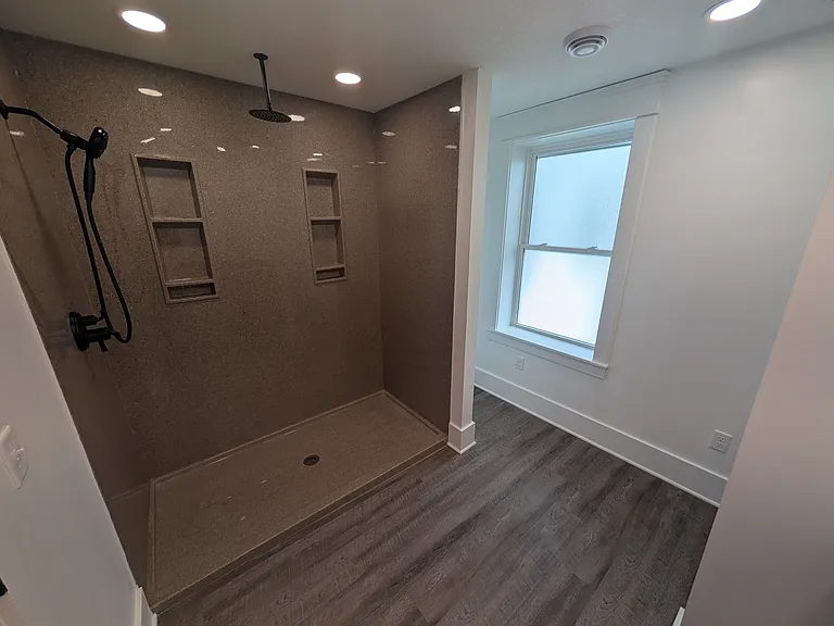 1003 Commercial St — Photo 11