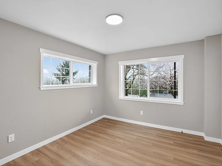 2404 Bloyd St — Photo 17