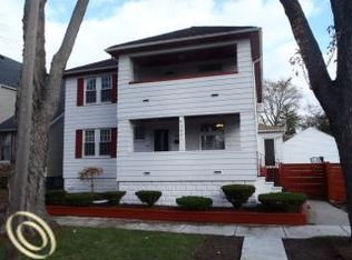 2621 2nd St, Wyandotte, MI 48192