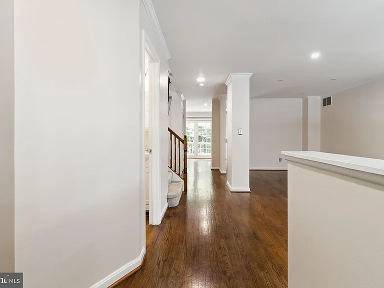 524 Kinsale Rd — Photo 2