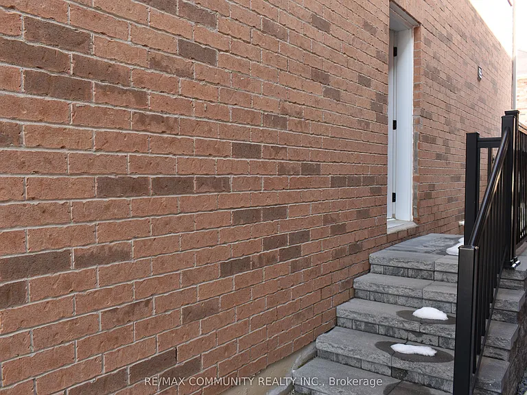 23 Penndutch Cir #LOWER — Photo 2