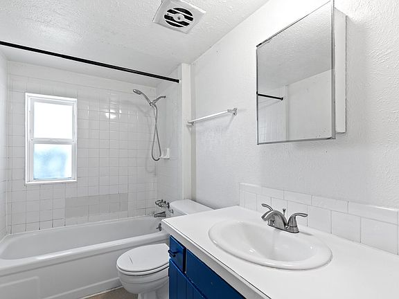 4th image of 840 North St APT C