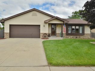 2990 E Diane Dr, Oak Creek, WI 53154