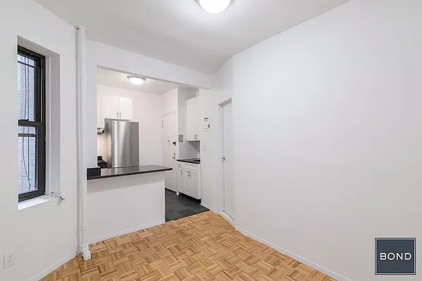 Rented by Bond New York | media 19