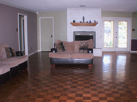 3rd image of 1001 S Roy Reynolds Dr