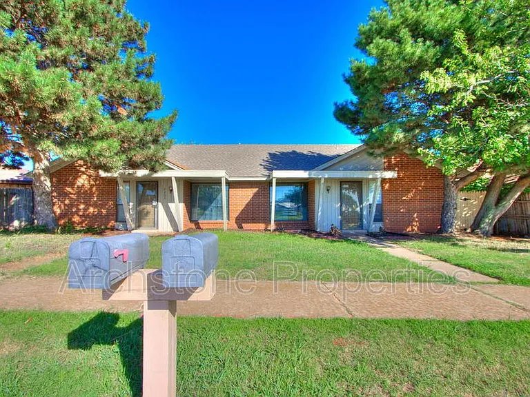 6605 Lyrewood Ln — Photo 29