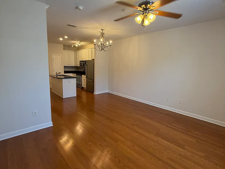 926 Iris St #E — Photo 14
