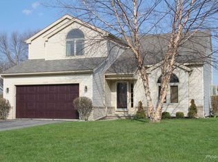 1699 Henthorne Dr, Maumee, OH 43537