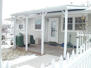 3rd image of 801 Oak St