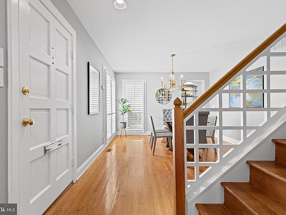 5th image of 1016 Boucher Ave