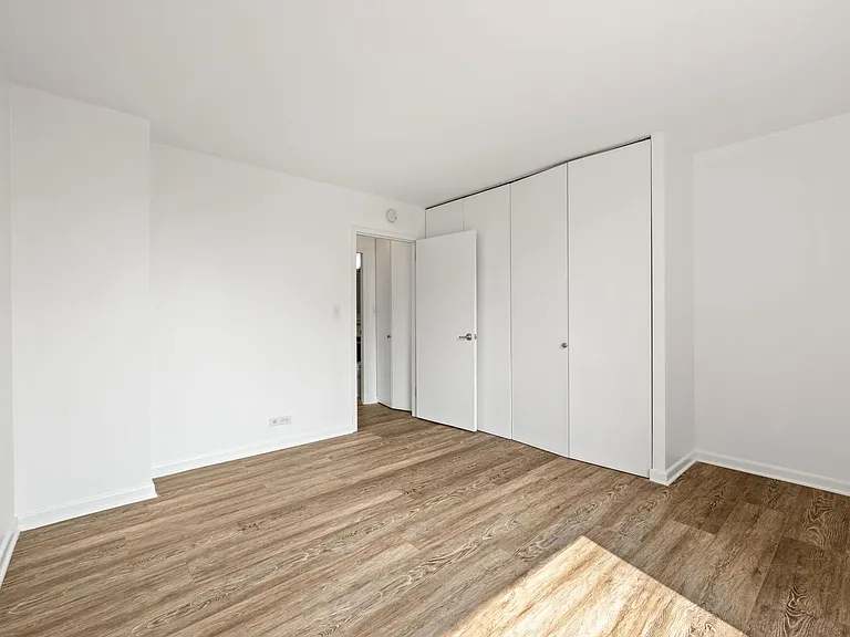 1360 N Sandburg Ter #601C — Photo 12