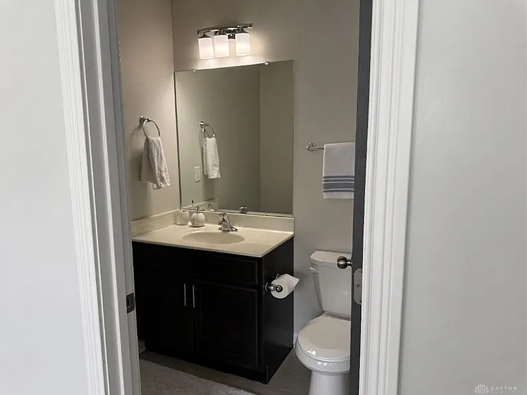 1004 Parklake Row — Photo 7