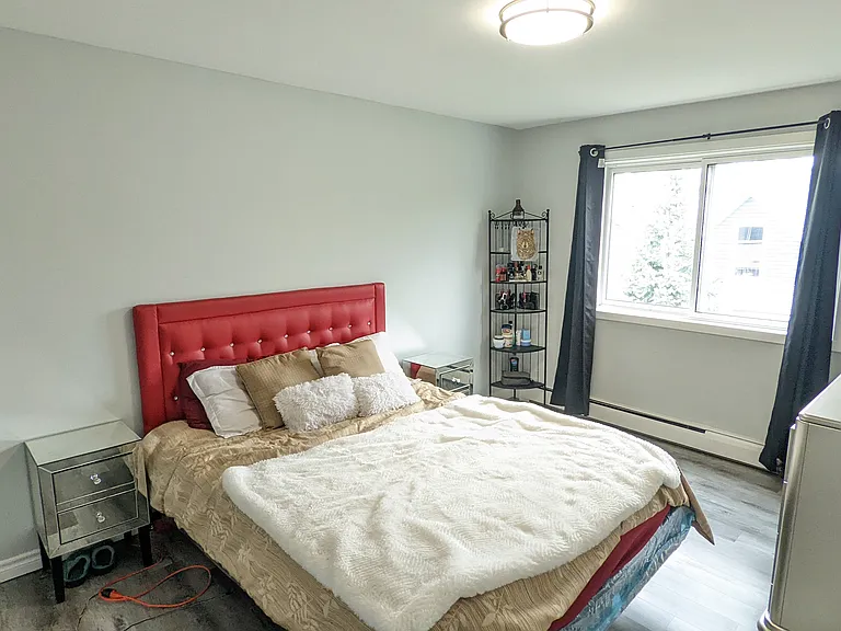 34 Carleton St S — Photo 16