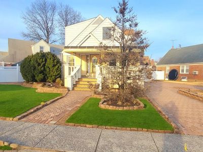 1 Tudor Crescent, Elmont, NY, 11003