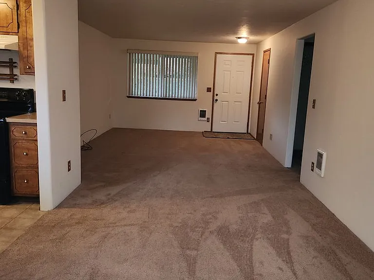 1100 Linn Way #B — Photo 5
