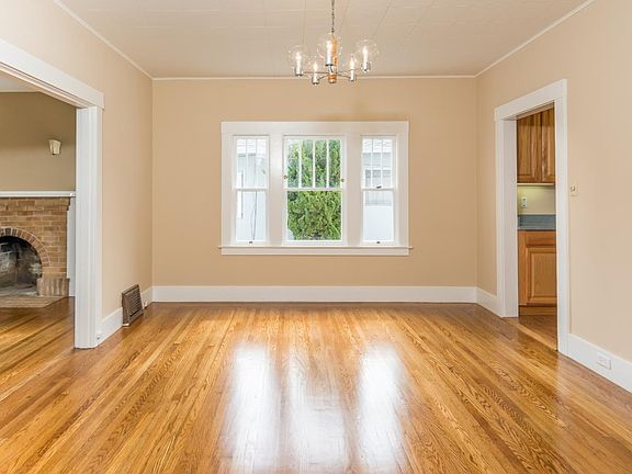 5th image of 709 Acacia Dr