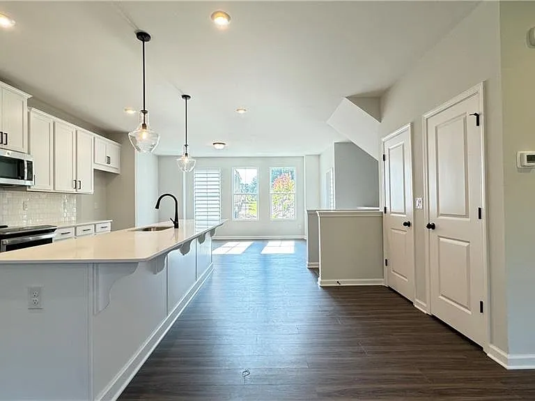 1475 Creekside Cir NW — Photo 4