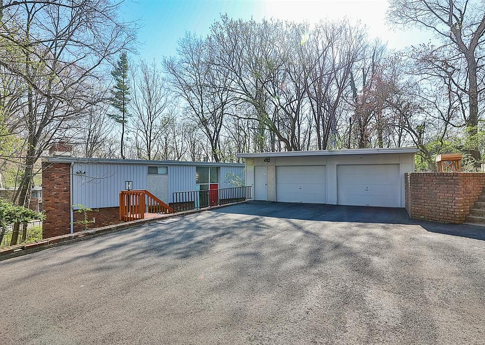 1st image of 202 Brocdorf Dr