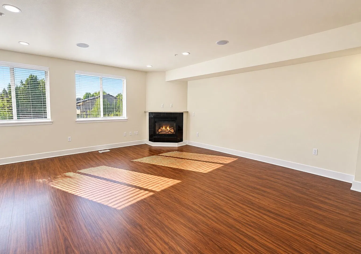 978 Edmonds Avenue NE — Photo 3