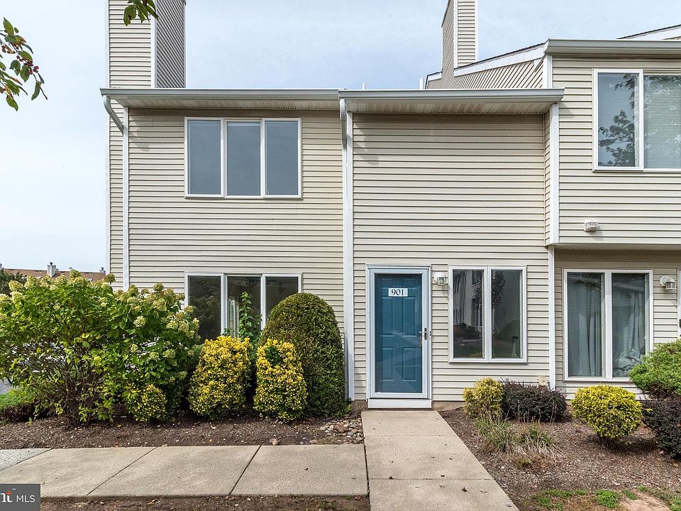 1st image of 901 Barbaras Ct