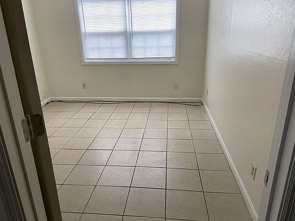4th image of 2314 Diana Dr