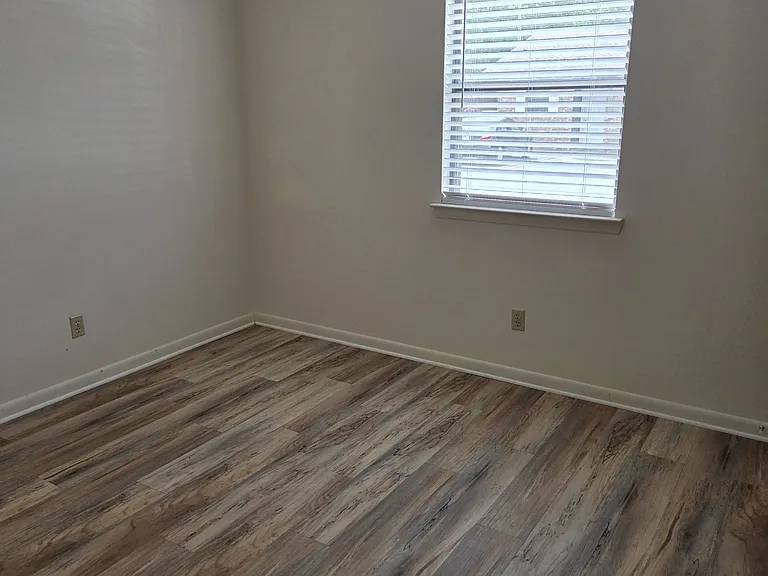 2250 Northeastern Ave — Photo 20